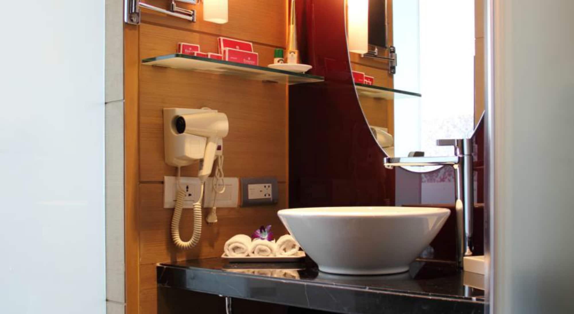 Hotel Ramada By Wyndham Navi Mumbai Zewnętrze zdjęcie