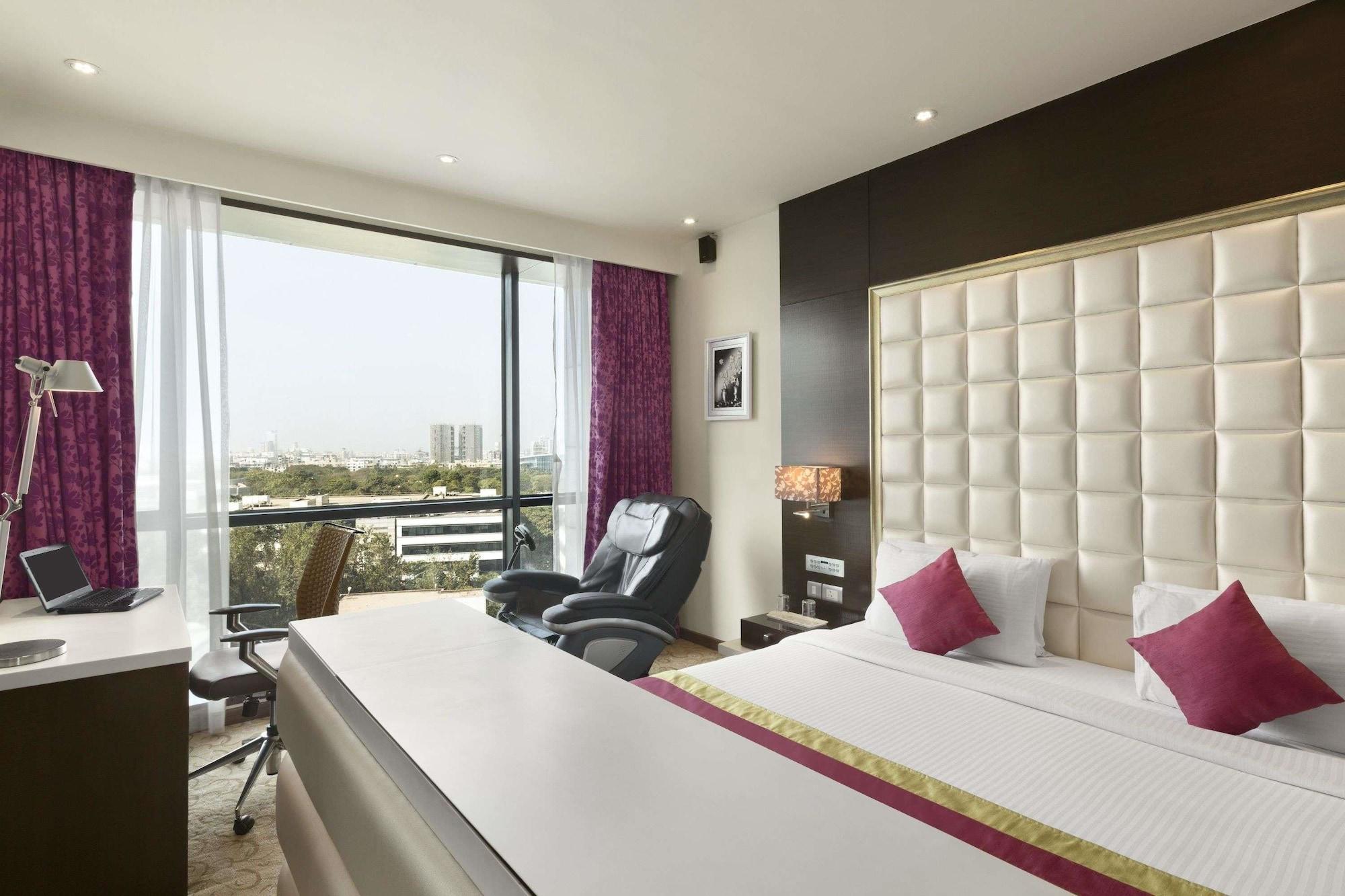Hotel Ramada By Wyndham Navi Mumbai Zewnętrze zdjęcie
