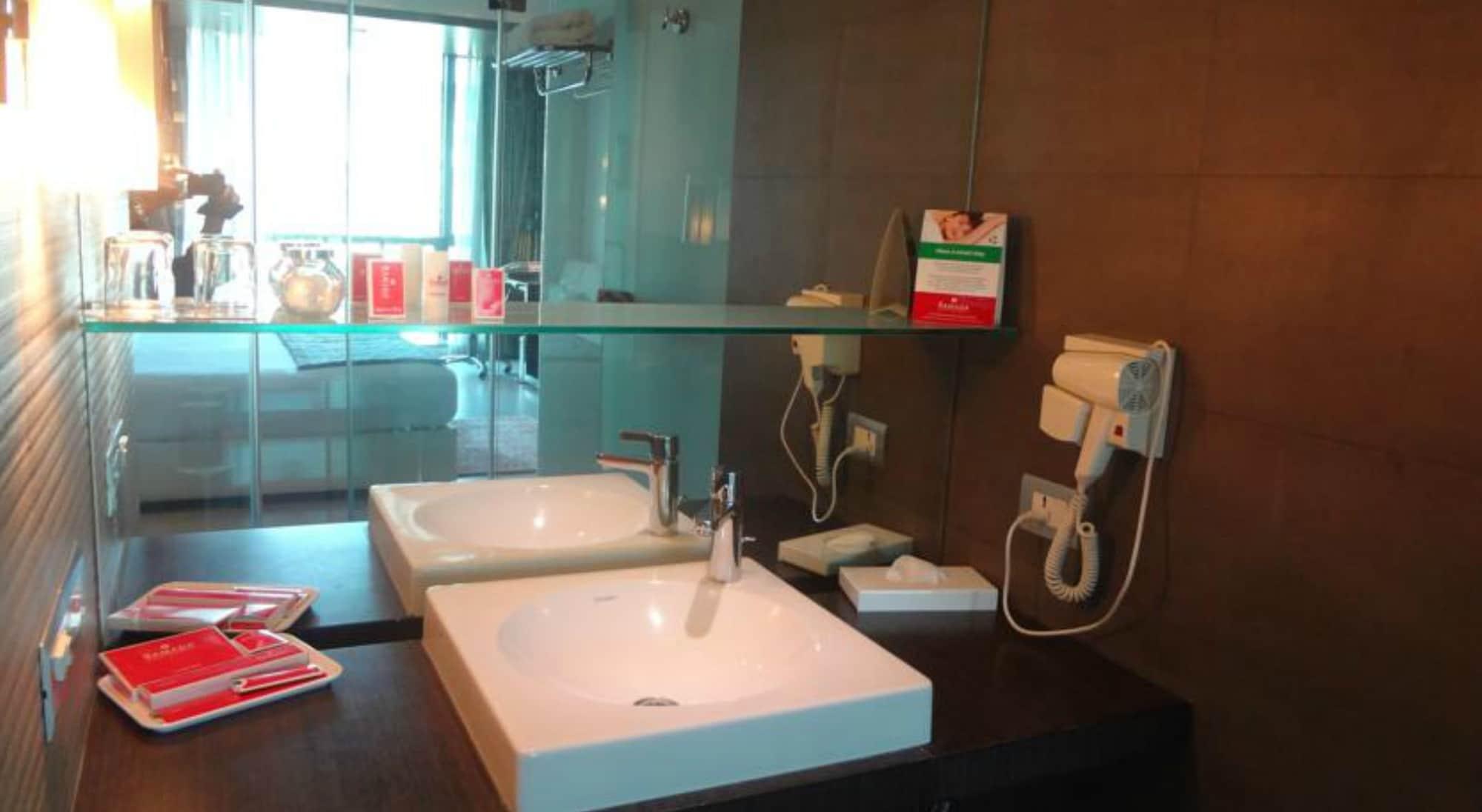 Hotel Ramada By Wyndham Navi Mumbai Zewnętrze zdjęcie