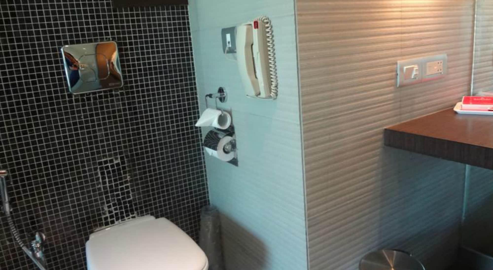 Hotel Ramada By Wyndham Navi Mumbai Zewnętrze zdjęcie