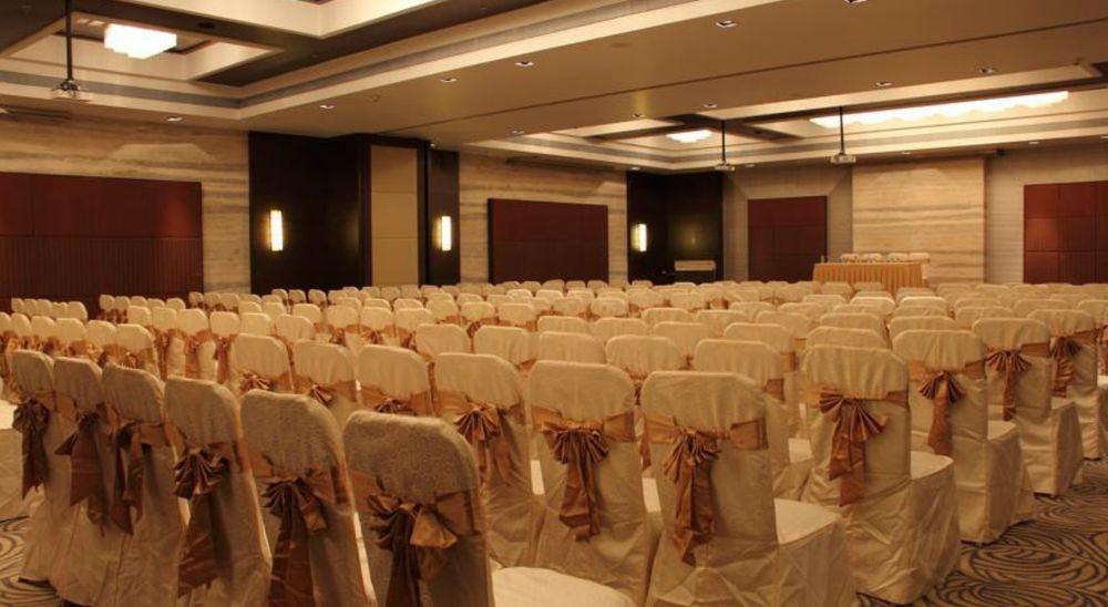 Hotel Ramada By Wyndham Navi Mumbai Zewnętrze zdjęcie