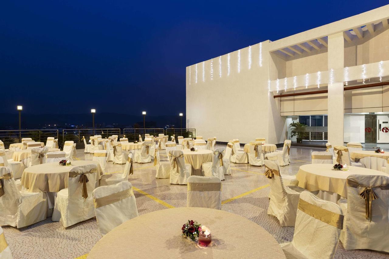 Hotel Ramada By Wyndham Navi Mumbai Zewnętrze zdjęcie