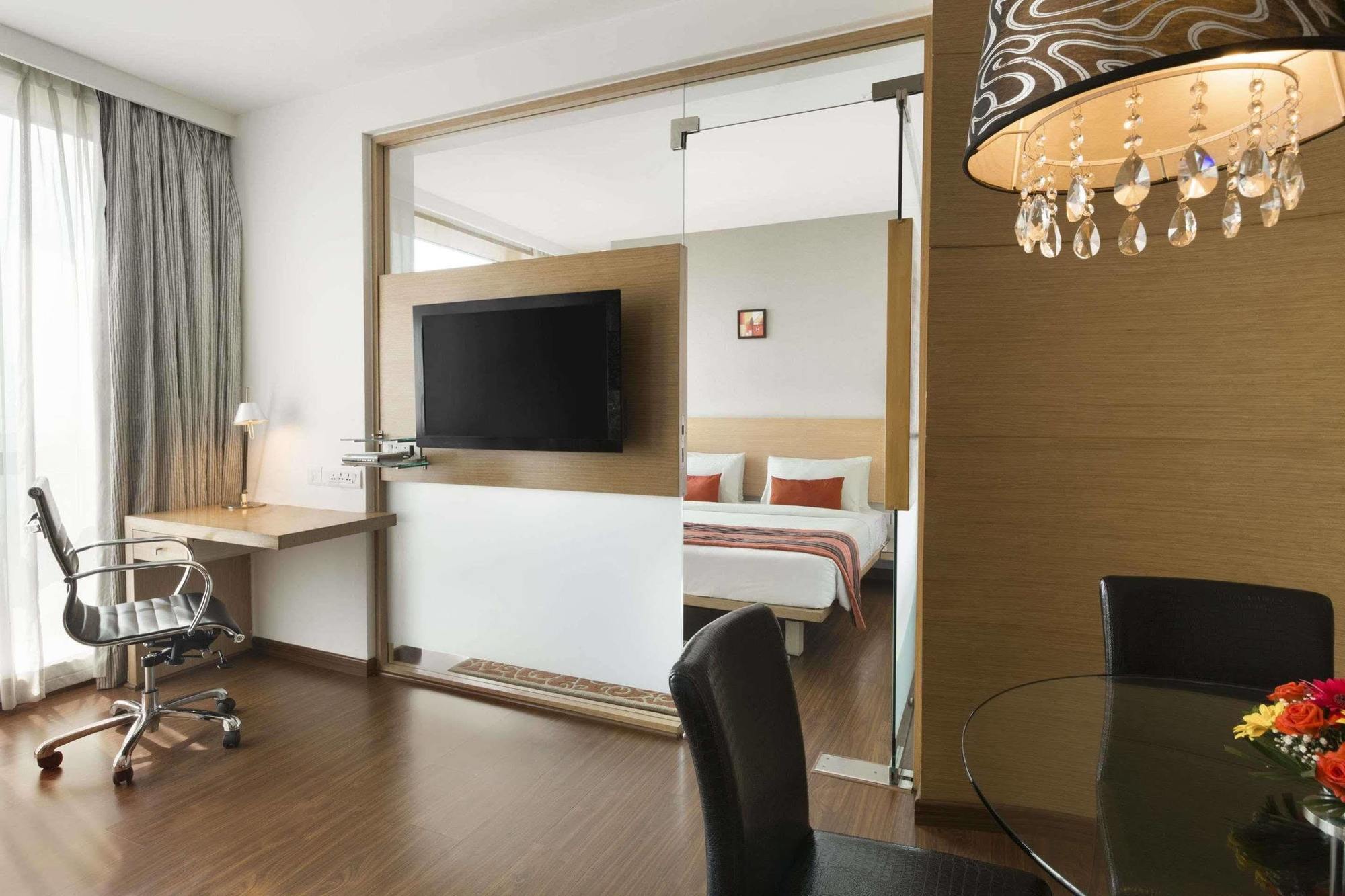Hotel Ramada By Wyndham Navi Mumbai Zewnętrze zdjęcie